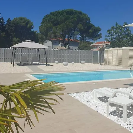 Black Pearl Souterain 5 Personen With Free Ev Ch-station Apartment