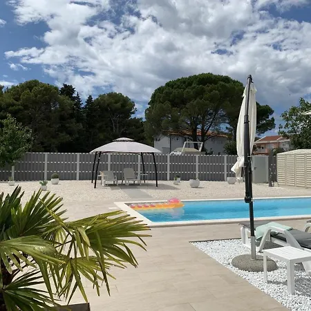 Apartment Black Pearl Souterain 5 Personen With Free Ev Ch-station