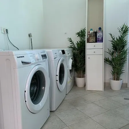 Black Pearl Souterain 5 Personen With Free Ev Ch-station Fazana