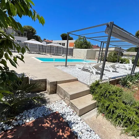 Apartment Black Pearl Souterain 5 Personen With Free Ev Ch-station *