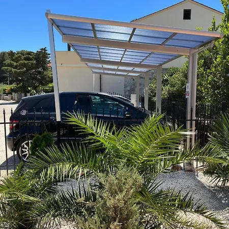 Black Pearl Souterain 5 Personen With Free Ev Ch-station Apartment Fazana
