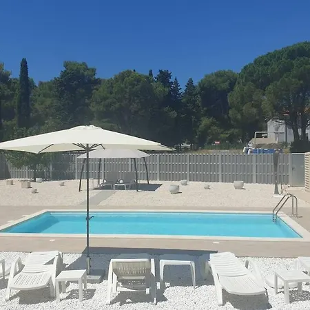 Appartamento Black Pearl Souterain 5 Personen With Free Ev Ch-station Fažana