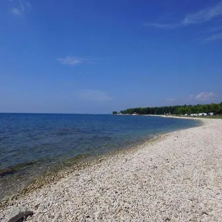 Black Pearl Souterain 5 Personen With Free Ev Ch-station Appartamento Fažana